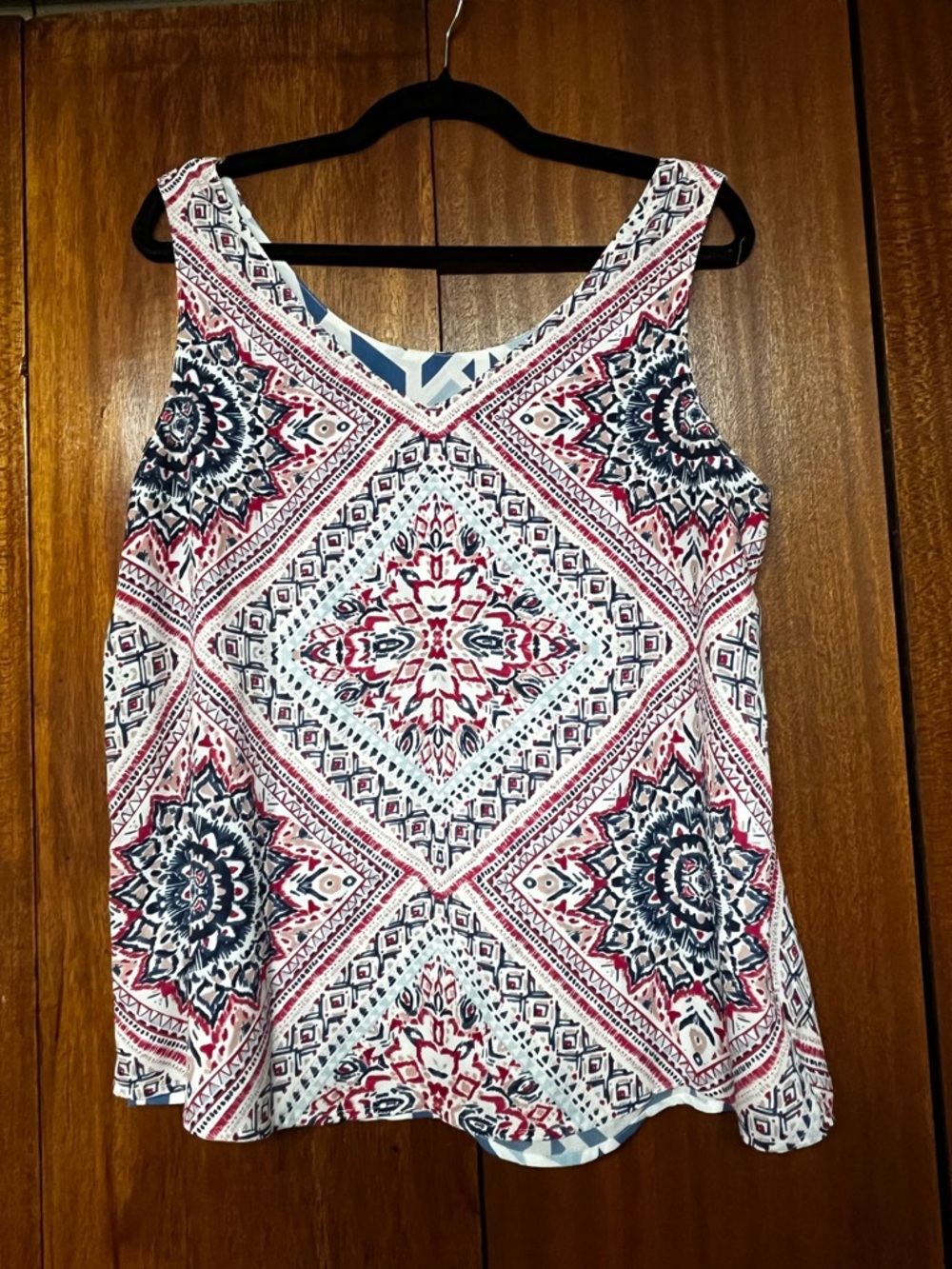 Sleeveless Printed Tank Top - White, Red & Navy